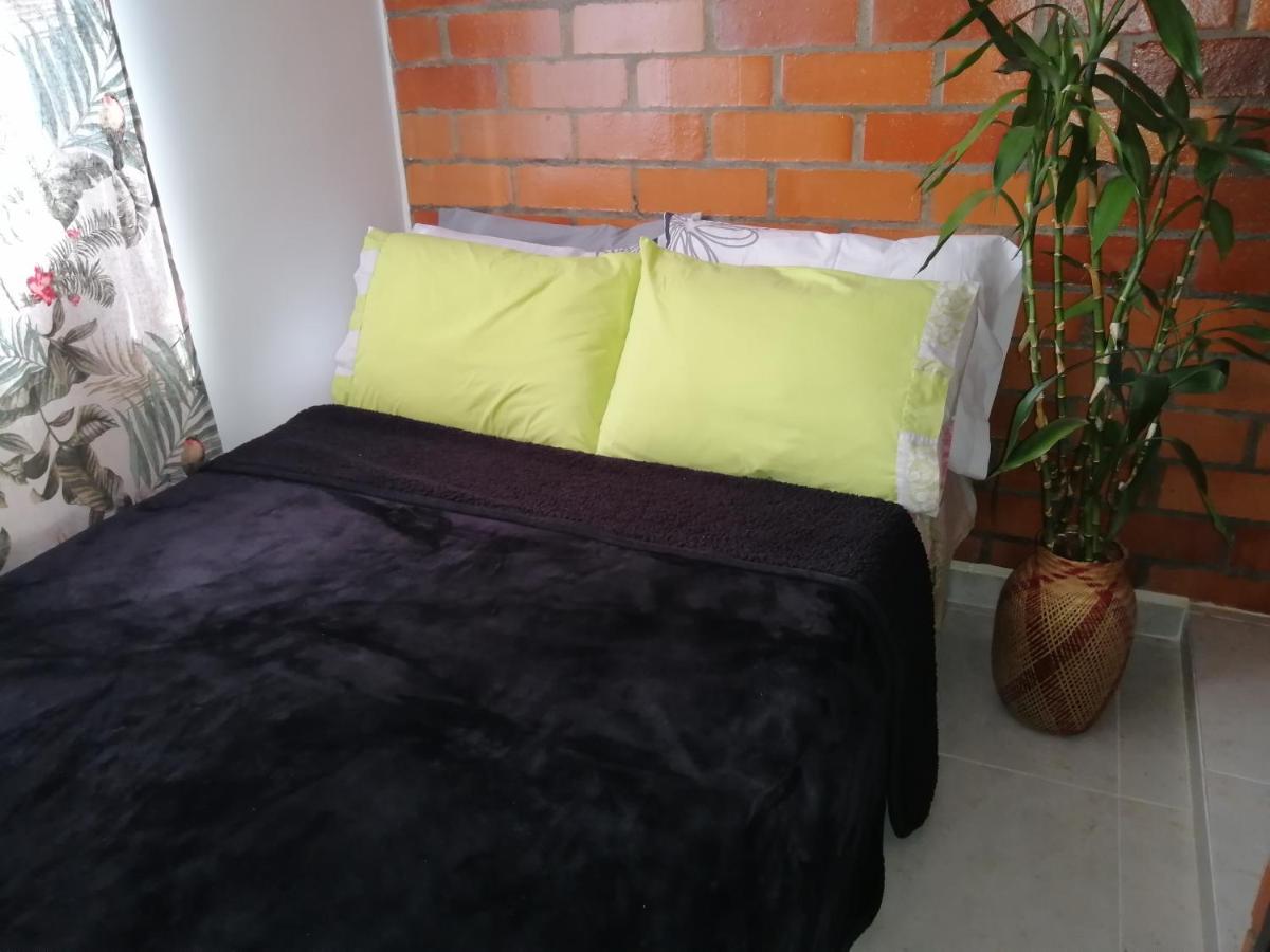 Coffee Flores Gabriel Apartment Саленто Екстериор снимка